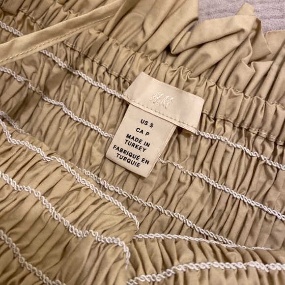 H&M tan color top with removable strap. Size S - Picture 5 of 8